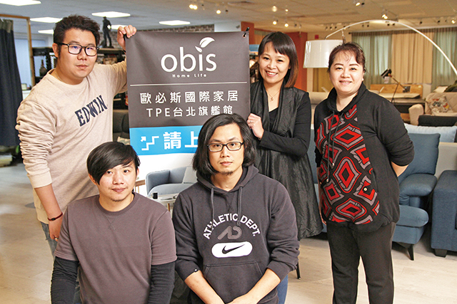 廖瑀瑄（右二）帶領的obis，是一個年輕、充滿創意與活力的團隊。吳長益攝影