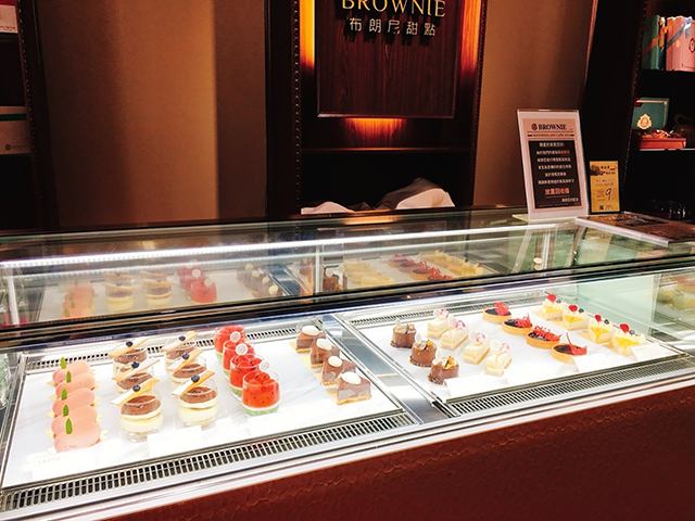 「布朗尼甜點」全盛時期每天製作販售80多種蛋糕、甜點品項。布朗尼甜點提供