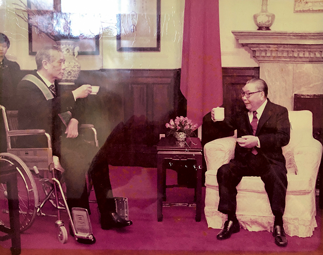 蔣經國總統接見孫運璿。