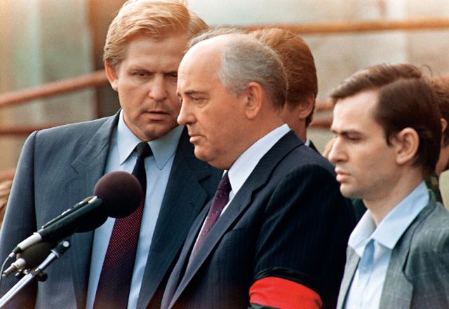 前蘇聯總統、蘇共總書記戈巴契夫在蘇聯解體20週年時接受英國《衛報》獨家專訪表示，他最遺憾的事情，就是當年「應該早點離開共產黨」。圖為1991年8月24日的戈巴契