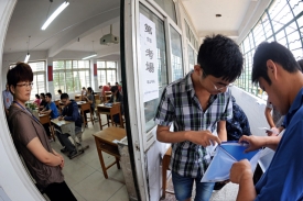 中國的高考（大學入學考）在6月7日舉行。和四年前相比，考生數量從2008年的1,050萬人減少到今年的915萬。Getty Images