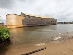 荷蘭富商喬恩‧胡博按照《聖經》上描述的尺寸打造了一艘諾亞方舟。Getty Images