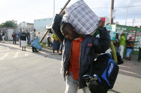 聯合國促南非 莫對災民落井下石
