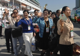 中國1,600人「安利」旅遊團3月中旬來台，引起媒體大規模追逐報導。
