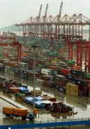 上海附近的大小洋山港已經成為中國對外貿易的重要吞吐口。