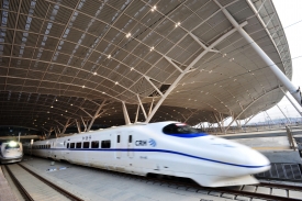 近幾年內中國的高速鐵路建設正在「大躍進」。圖為武廣高鐵的武漢站。