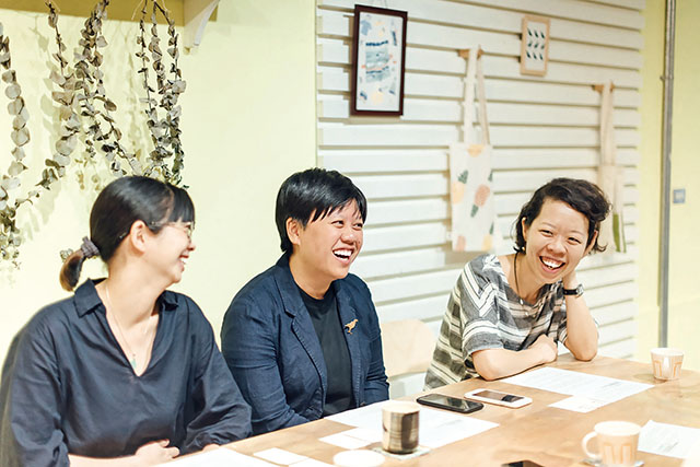 印花樂三位創辦人蔡玟卉（左）、邱瓊玉（中）、沈奕妤（右）原是高中美術班好友。印花樂提供