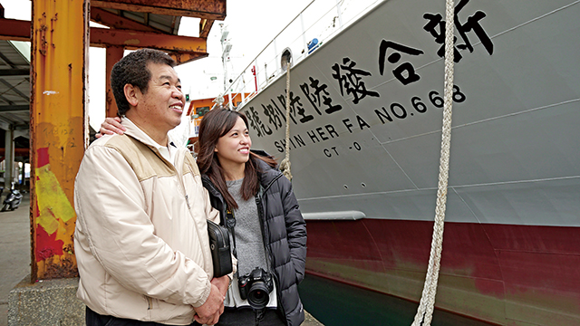 從阿爸的漁船到品牌名稱，劉芯怡把「新合發」三個字扛在自己的肩上。