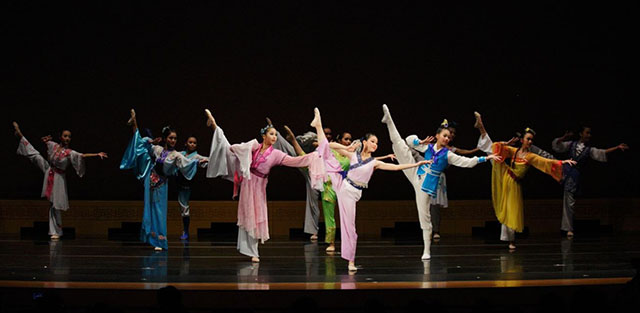 蔦松藝術中學舞蹈班以中國古典舞為教學主軸。