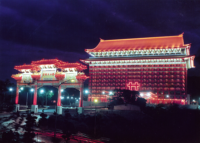 1973年10月10日圓山大飯店主大樓落成開幕。圓山大飯店提供