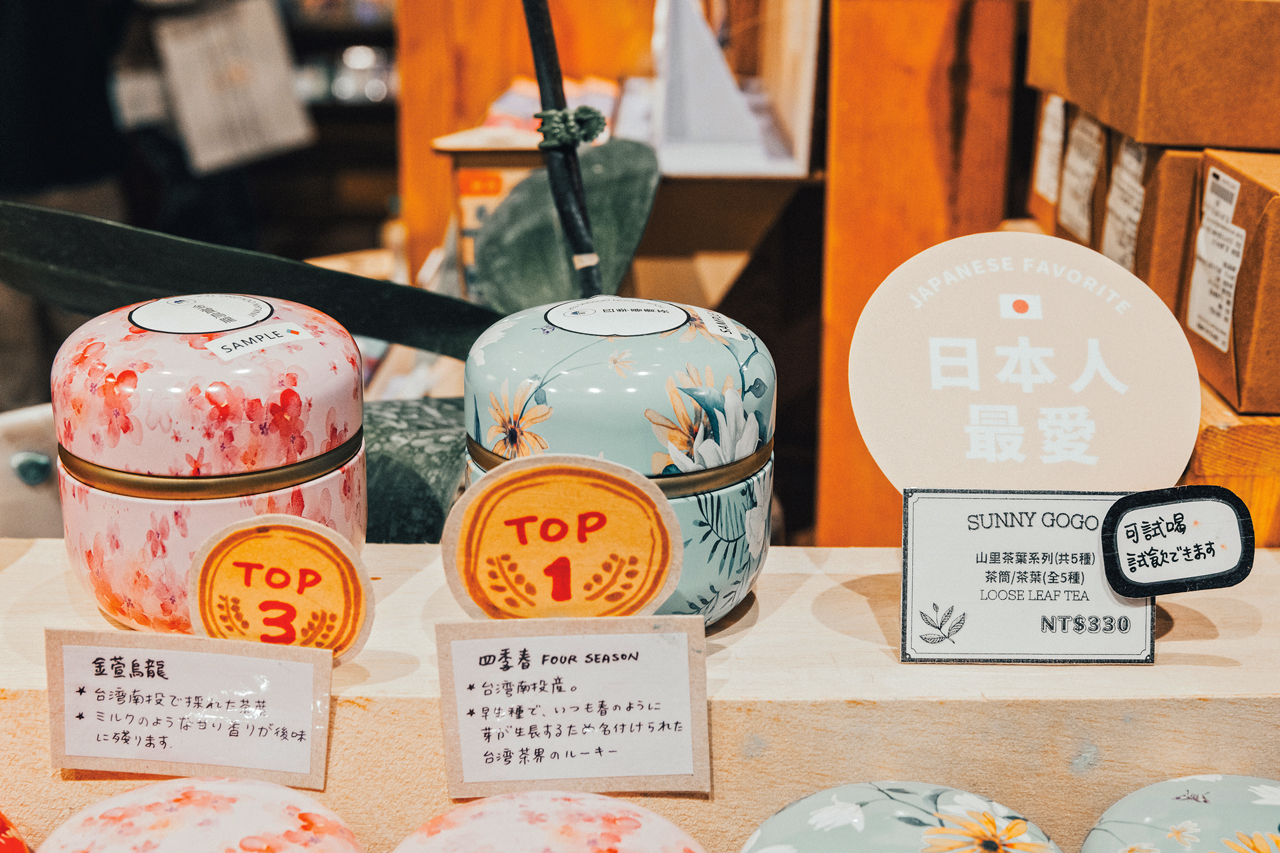 透過一些主題的溝通，如「店內Top 10的商品」、「日本人最愛」，讓消費者更容易做決策。