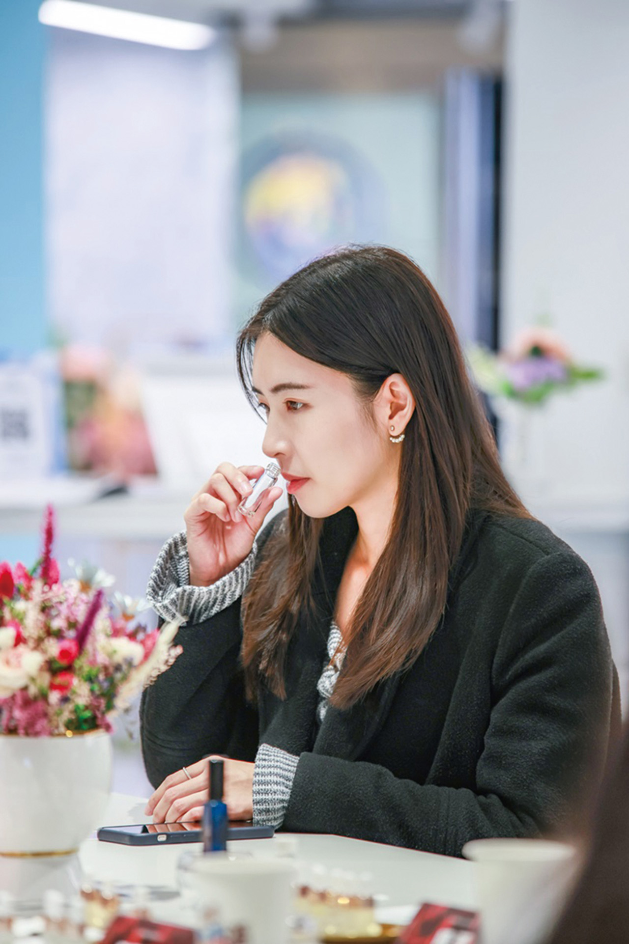 許智傑除了香水產品，也跨足美妝品，提供希望打造香水品牌的客戶客製配方，推廣香氣教育。PAPILLON DOUX提供