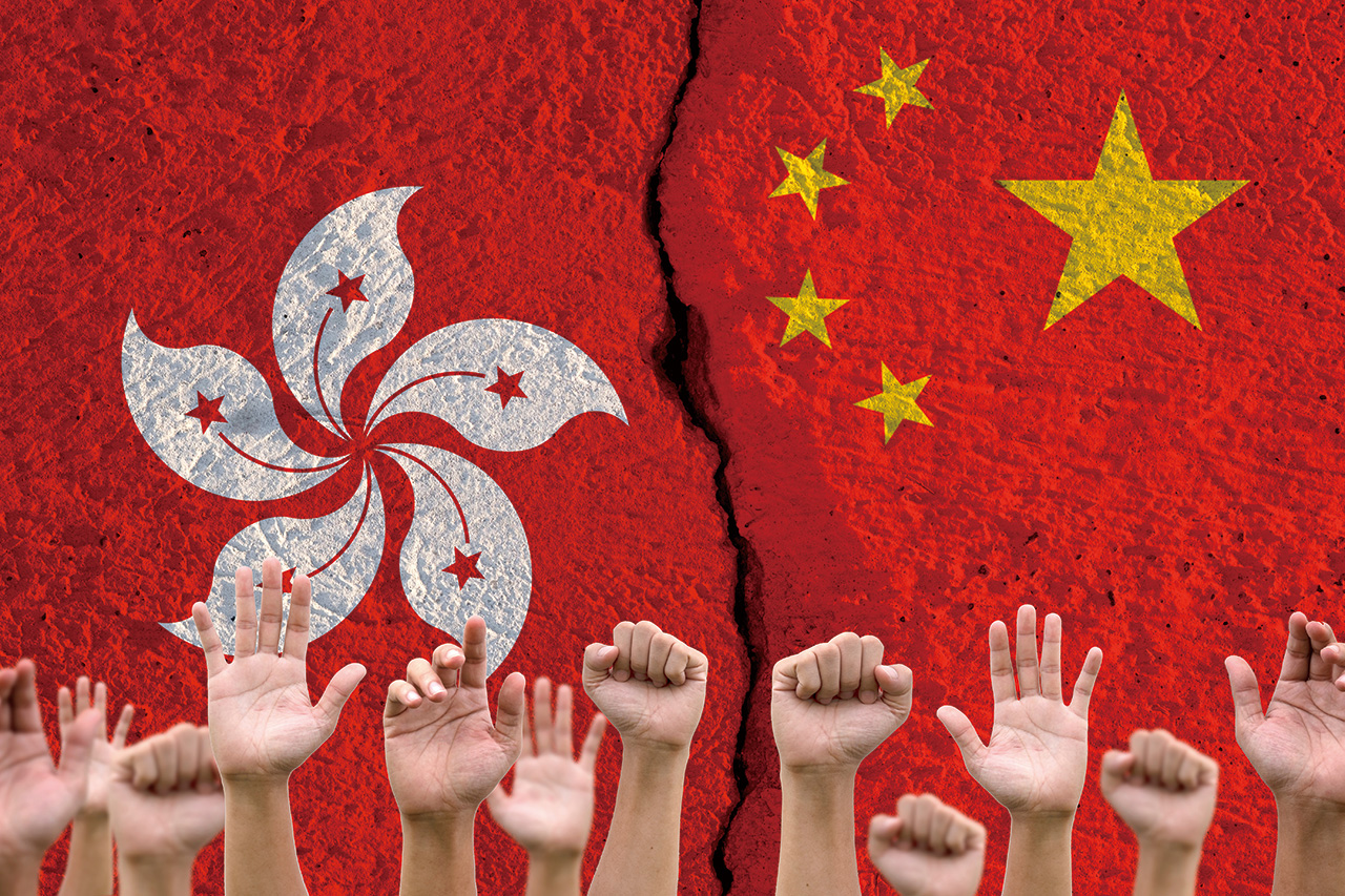 香港政府竭盡全力來進行國安教育。為配合中國官方的《愛國主義教育法》，港府強調「香港是國家不可分離的部分」，「與祖國風雨同舟，血脈相連」。Adobe Stock