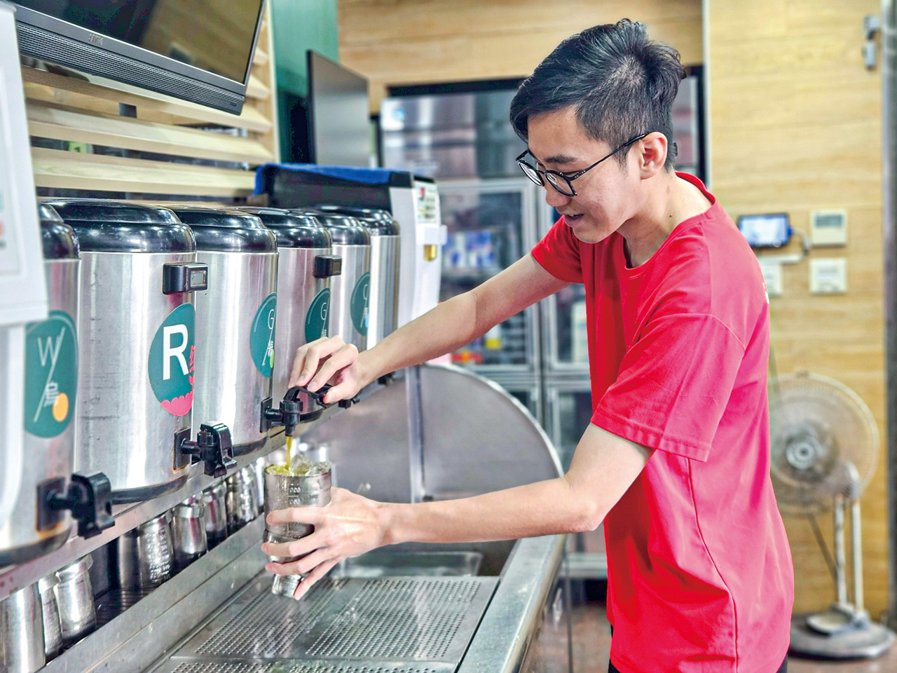 趙啟宏接班後建立企業SOP。清心福全提供