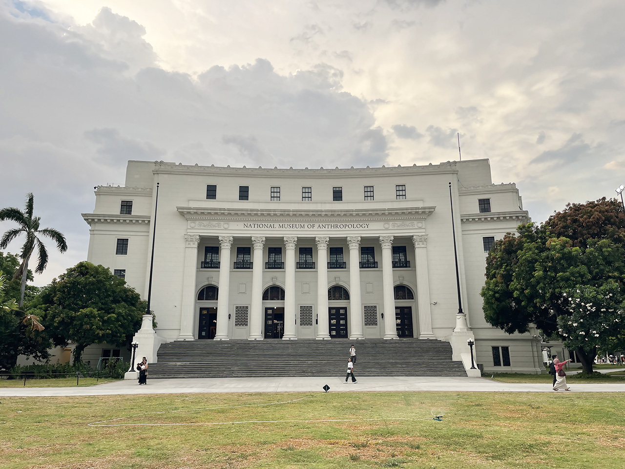 人類學博物館主要展出人類學和考古方面的收藏。