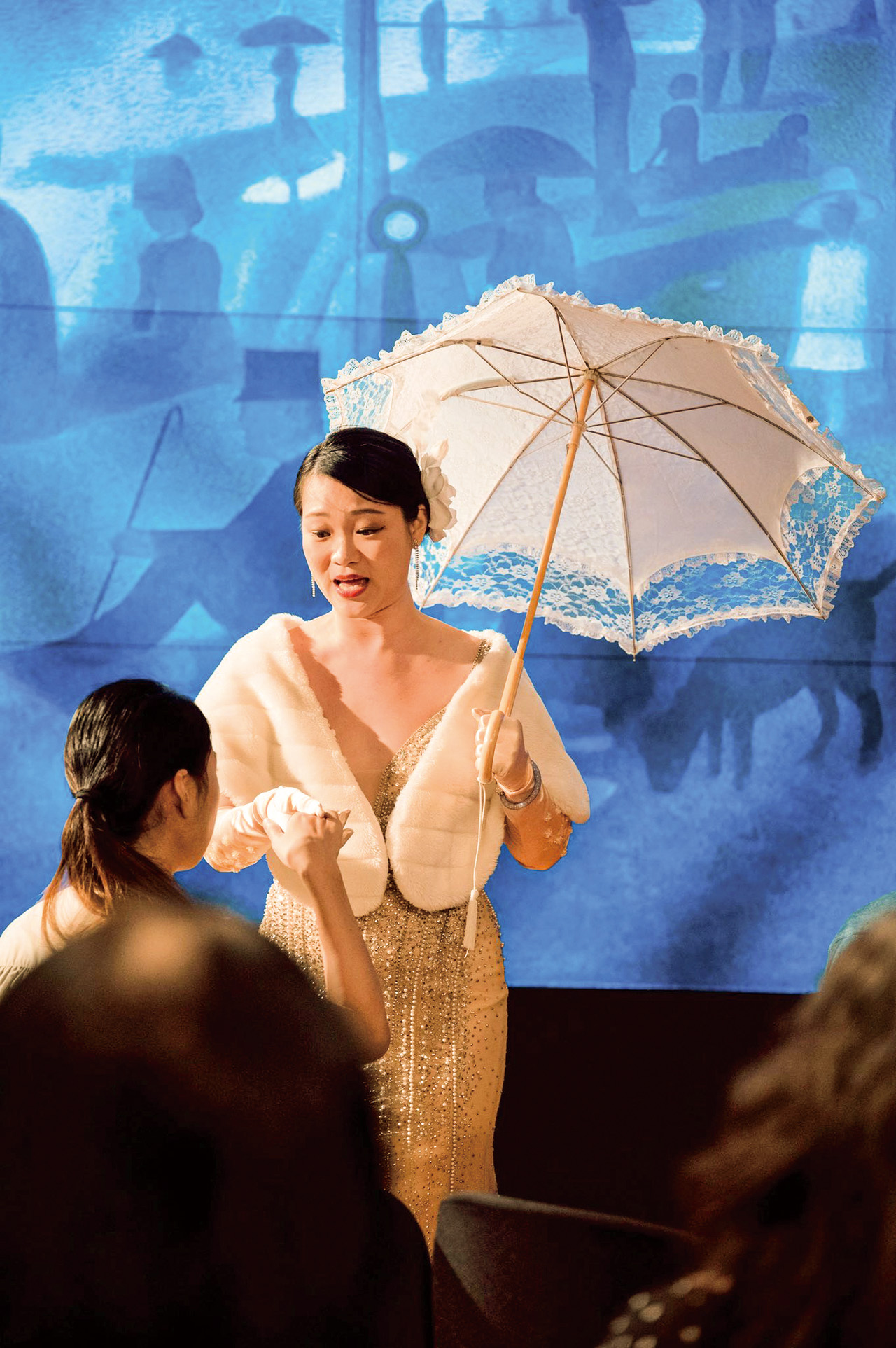 8月上演的《歌劇驚魂夜》，聲樂家與觀眾的距離相當近。謎思星球劇團粉專