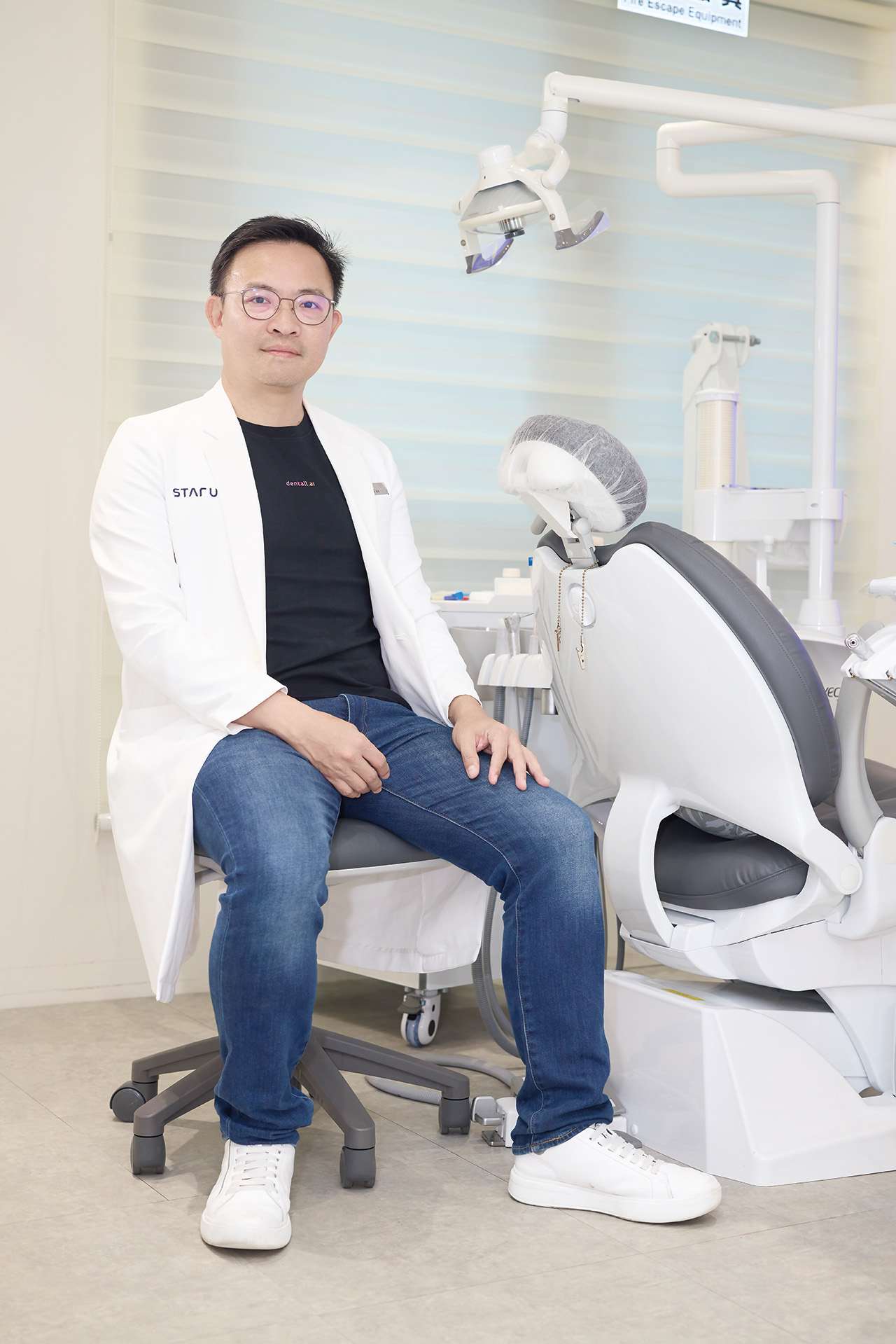 陳欽章至今仍持續看診。葉俊宏攝影