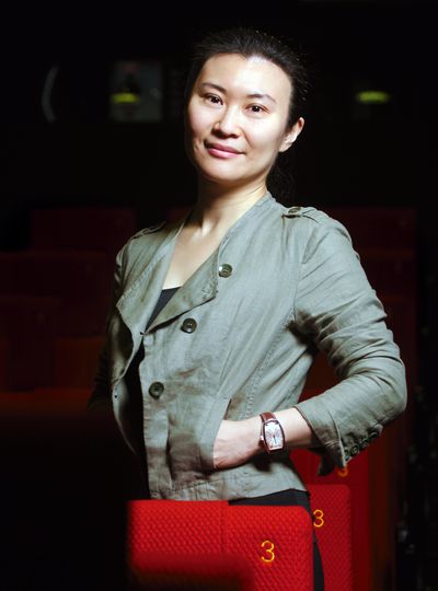 凭着一股傻瓜般的热情，臧筱雯毅然决然投入电影教育产业，在西门町成立台湾影艺学院，一做就是八年。