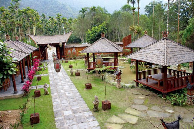 乌布雨林餐厅建材设计均源自印度尼西亚，呈现百分百的南洋风。
