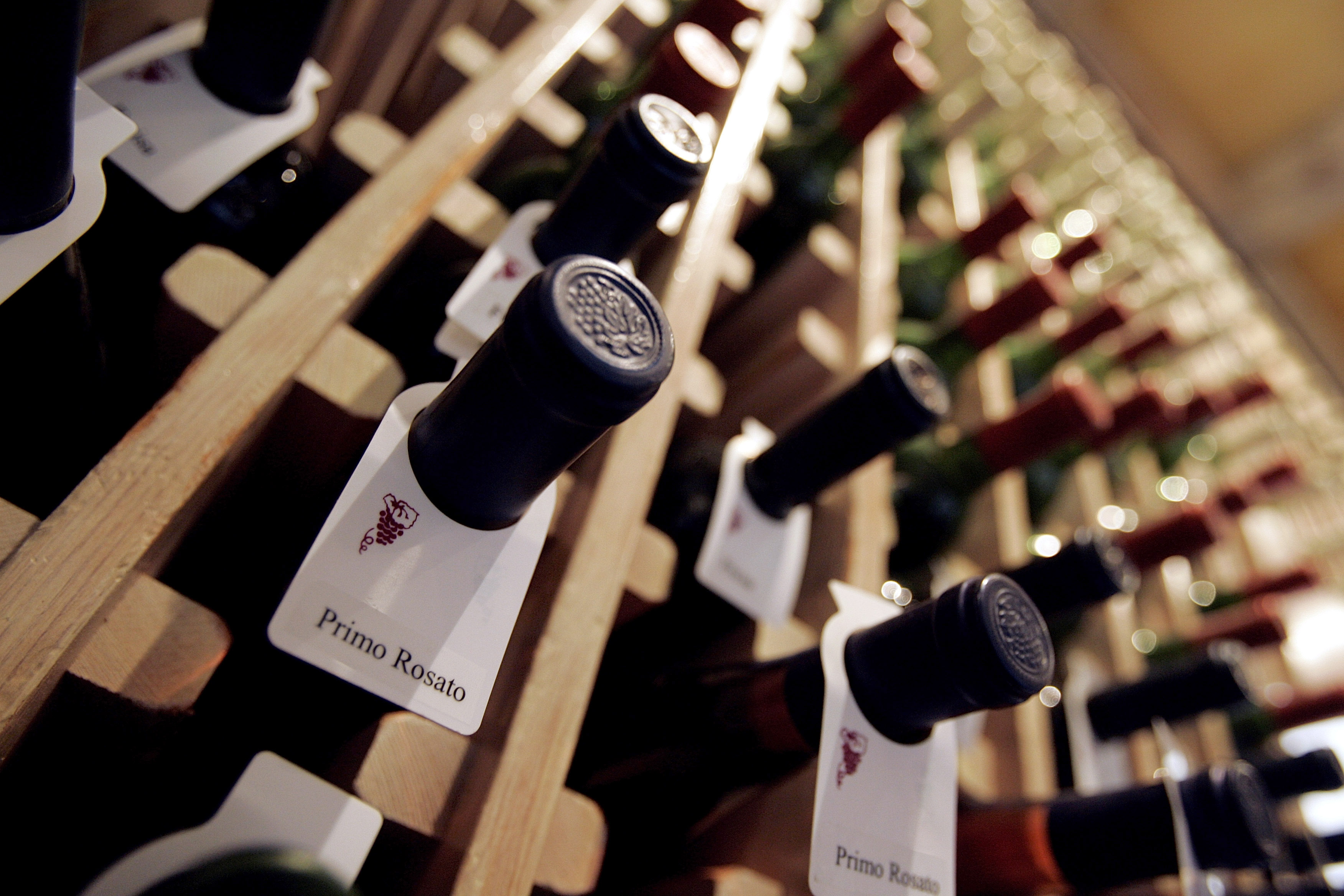 葡萄酒酿制业产值，二成来自酿酒技术。