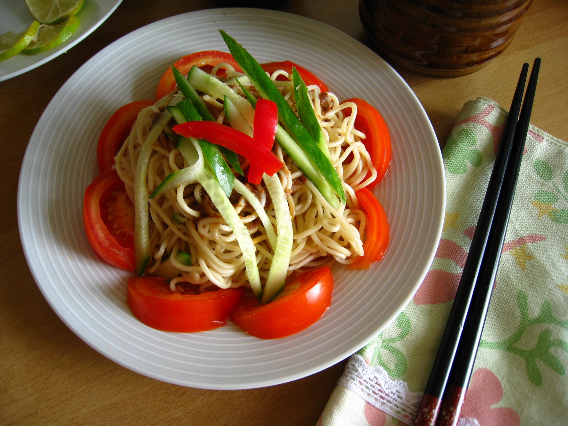 沁涼美味的涼麵本是夏日開胃的吃食。