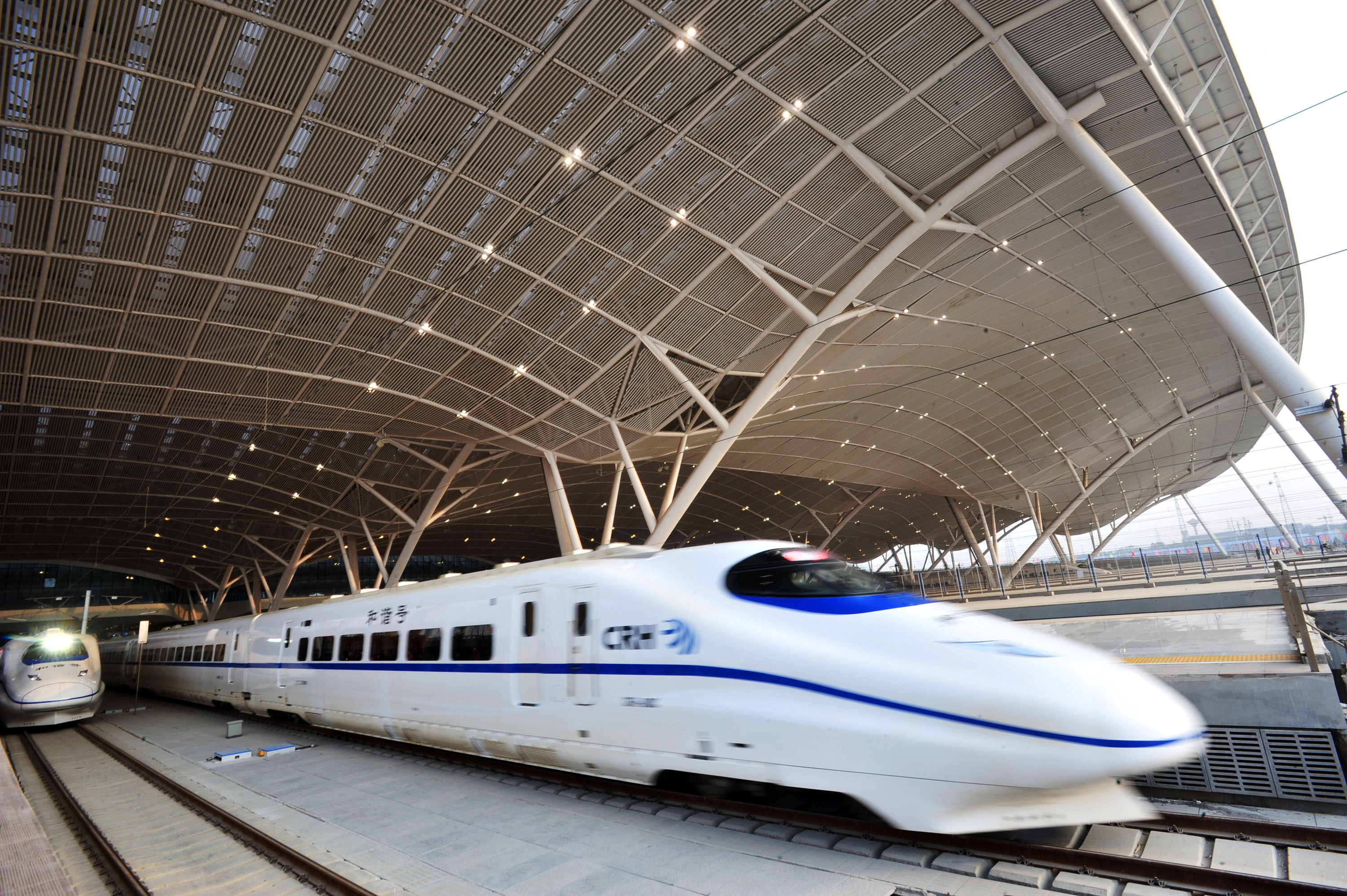 近几年内中国的高速铁路建设正在「大跃进」。图为武广高铁的武汉站。