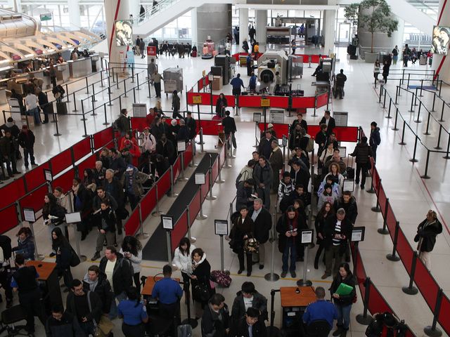 机场安检革新 通关不再「恐怖」