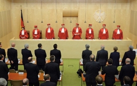 德國憲法法院宣布，德國議會通過的歐債新防火牆案不違憲，清除了解決歐債危機的主要障礙。Getty Images