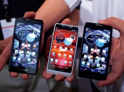 摩托羅拉展示3款新智慧型手機，DROID RAZR HD、RAZR r M和RAZR MAXX HD。Getty Images