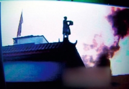 2009年11月唐福珍在成都自焚。視頻截圖
