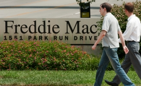 美國政府最近出手接管了房利美（Fannie Mae）與房地美（Freddie Mac）兩家出現嚴重金融問題的大銀行。但美國整體經濟狀況，並沒有發生重大鬆動。