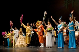 2008年3月1日，神韻巡迴藝術團在法國巴黎的第三場演出在國際會議中心劇場圓滿落幕。