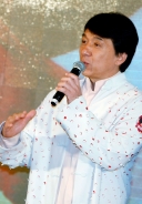 成龍在2009年博鰲論壇上說台灣和香港「太自由，很亂」，同時認為中國人「是需要管的」。此話一出華人社會罵聲一片。