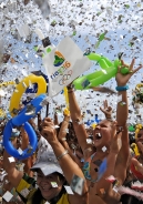 2009年10月2日，巴西首都里約陷入一片慶祝申奧成功的狂熱。