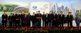 2009年11月15日，APEC與會領袖齊聚一堂，共同發表宣言。