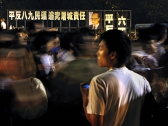 羅海星因為參與「黃雀行動」，營救六四領袖時被捕，判刑5年。圖為2009年6月4日於香港舉行的六四追思會。