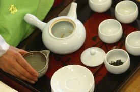 早在唐代，中國人便飲茶成風。如果說茶是中國人的「國飲」，一點也不為過。